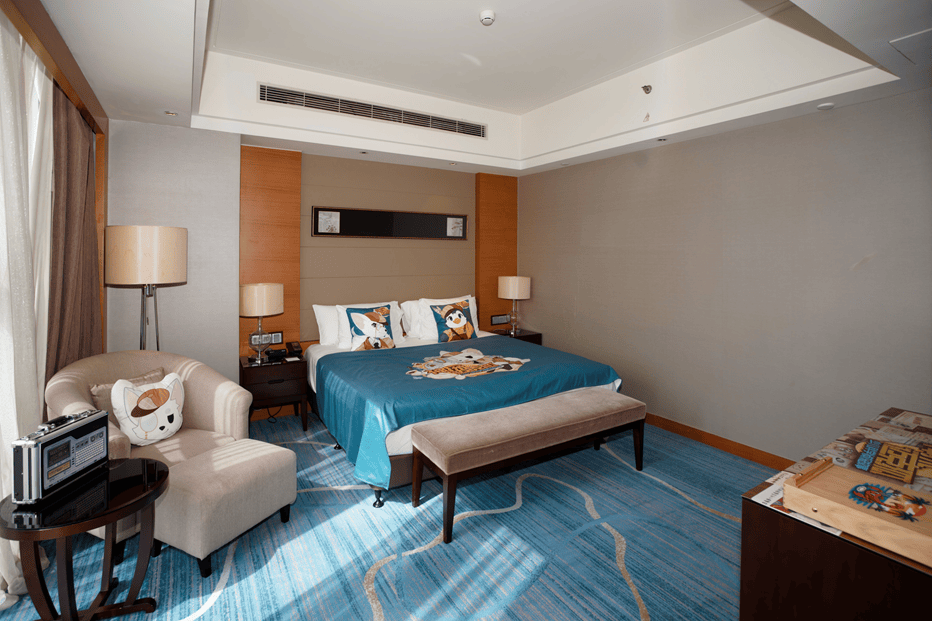 探案主题亲子房”开启沉浸式亲子度假新风尚开元ky棋牌北京万达嘉华酒店推出“迈克狐