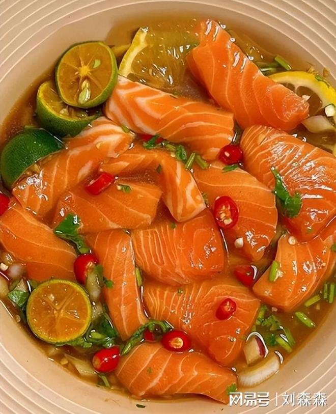 ：河内7家霸榜景观与融合菜成制胜关键开元棋牌app越南高端餐厅榜震撼出炉(图4)