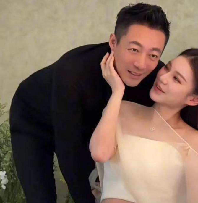 娃同住曝张兰住富人区还透露二月行程开元ky棋牌马筱梅正面回应不和俩(图3)