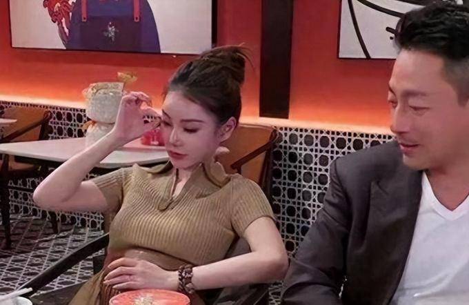 娃同住曝张兰住富人区还透露二月行程开元ky棋牌马筱梅正面回应不和俩(图8)