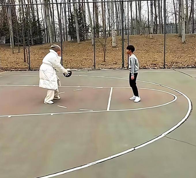 娃同住曝张兰住富人区还透露二月行程开元ky棋牌马筱梅正面回应不和俩(图10)