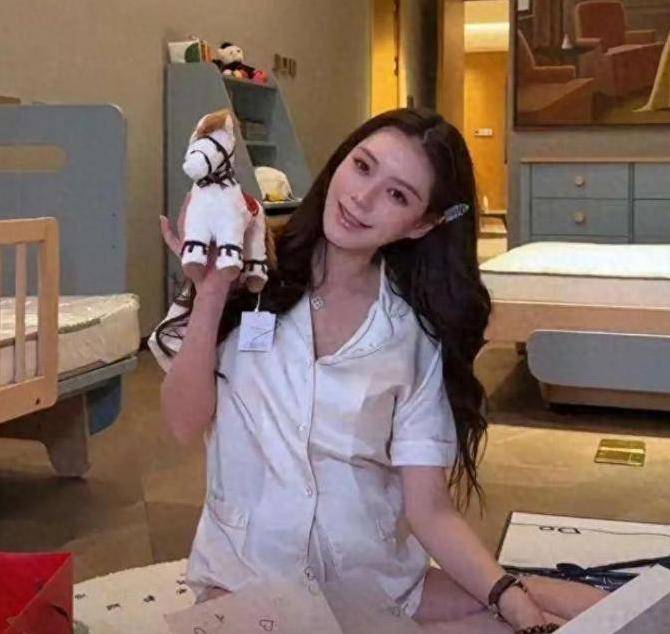 娃同住曝张兰住富人区还透露二月行程开元ky棋牌马筱梅正面回应不和俩(图14)