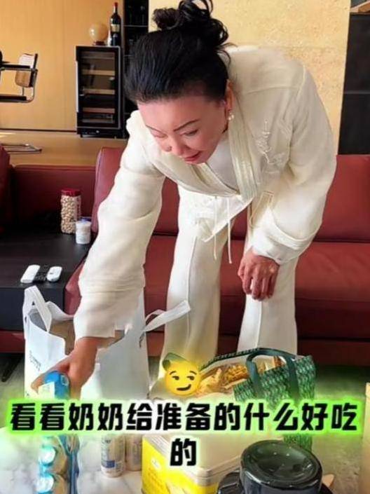 娃同住曝张兰住富人区还透露二月行程开元ky棋牌马筱梅正面回应不和俩(图16)